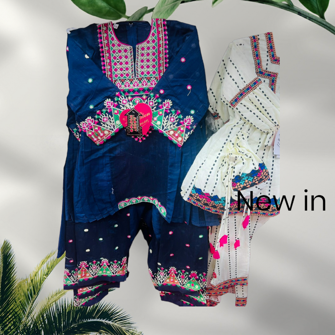 Girls Lawn Embroidered Suits 26-36